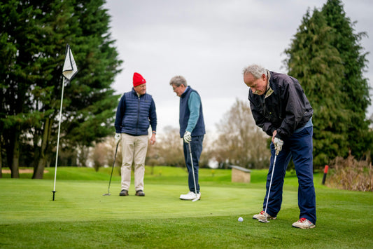 Golf en Invierno: Cómo Seguir Practicando en Temporada Fría
