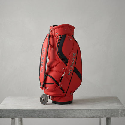 Detalle logo Kumaz bolsa golf KGB01 Crimson Red premium