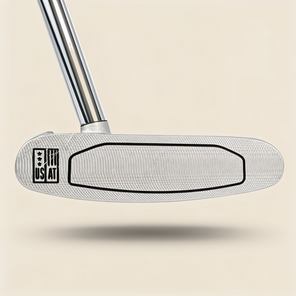 Cara fresada del putter USAT Half Mallet con acabado mecanizado de precisión para mayor control en el green